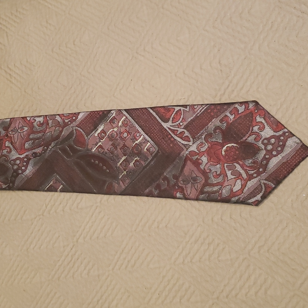 Karl laugerfeld tie